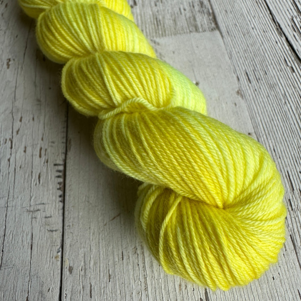 SUNFLOWERS - BIG TWISTY 2 PLY - Hand Dyed Shades of Yellow, Brown, Rust and  Green Chunky Yarn for Rug Hooking - RSS256